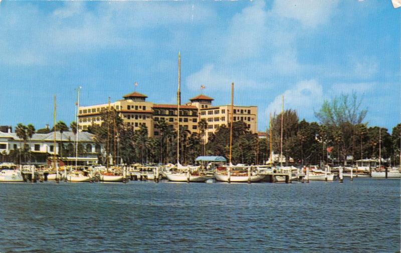 ST PETERSBURG FLORIDA SORENO HOTEL MARINA YACHT CLUB~WATER VIEW POSTCARD 1960s