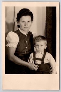 RPPC Young Mother and Son Portrait Postcard G24