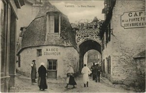 CPA VANNES-La Porte Poterne (27576)