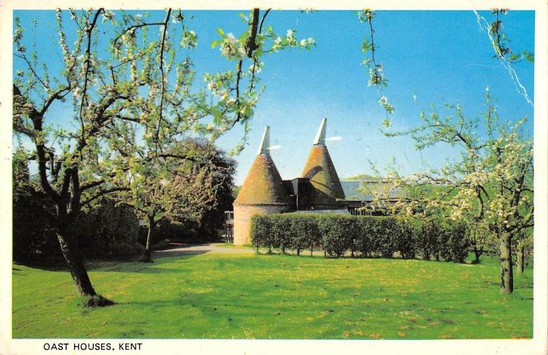 BR92197 oast houses kent  uk