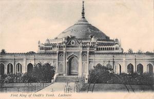 B96054 first king of oudh s tomb lucknow   india