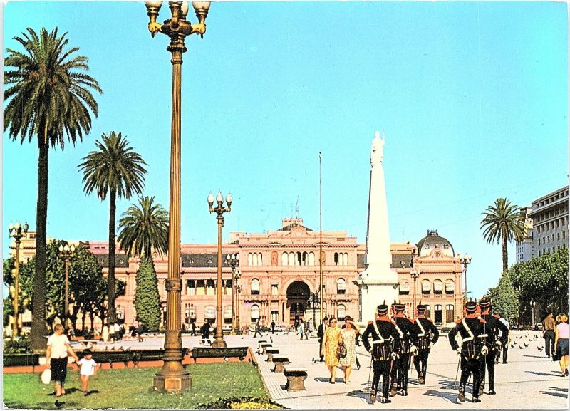 VINTAGE CONTINENTAL SIZE POSTCARD PLAZA DE MAYO BUENIS AIRES ARGENTINA 1960s