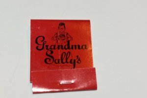 Grandma Sally's Restaurant Pancake House Chicago Illinois 20 Strike Matchbook