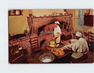 Postcard The Raleigh Bake Shop, Raleigh Tavern, Williamsburg, Virginia