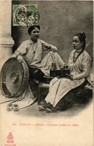 CPA AK INDOCHINA Hanoi Femmes riches en visite VIETNAM (958158)