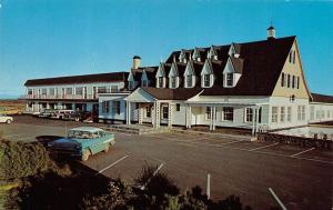 CHAMPIGNY, PQ Canada  L'AUBERGE DES 4-CHEMINS MOTEL  Roadside  c1950's Postcard