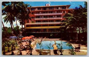 The New Edgewater Hotel Postcard - Waikiki Beach, Hawaii - 1956