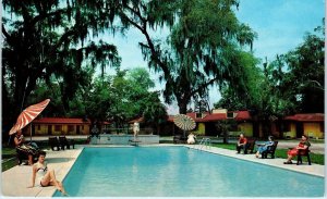 North BRUNSWICK, GA Georgia GEORGIAN LODGE HOTEL Court c1950s Roadside  Postcard