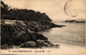 CPA PORQUEROLLES Bords de Mer (411129)