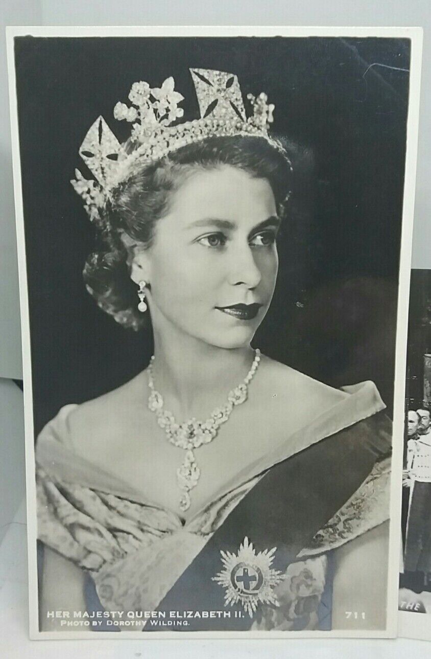 Pair of HM the Queen Elizabeth II Coronation New Vintage RP PostCards