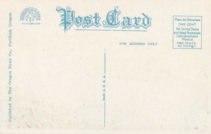 Sternwheeler in Cascade Locks on Columbia River, Oregon - WB