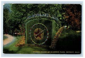 Vintage Floral Clock At Gladwin Park Detroit Michagan. Postcard P129E