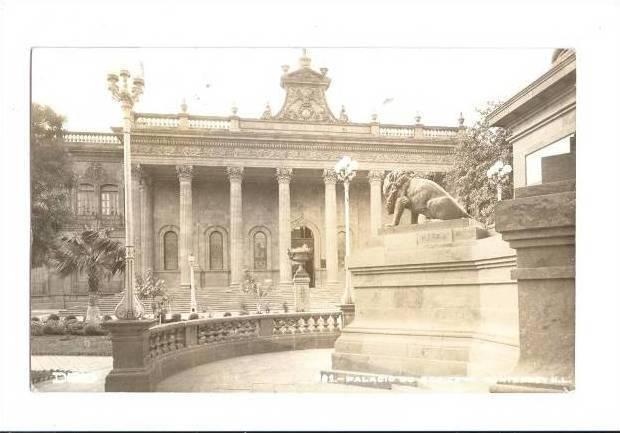 LP37  Mexico, vintage postcard,  Palacio De Gobierno, 