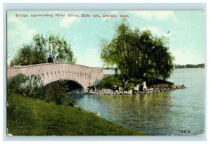 Circa 1910 Bridge Approaching River Drive, Belle Isle, Detroit Postcard P7