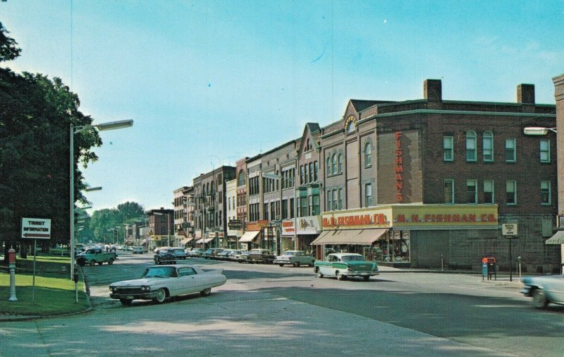 USA Main Street and Shopping Center St. Albans Vermont 04.29