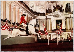 VINTAGE CONTINENTAL SIZE POSTCARD SPANISH COURT RIDING SCHOOL VIENNA AUSTRIA (D)