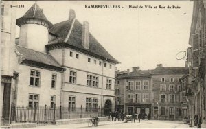 CPA RAMBERVILLERS L'Hotel de Ville et Rue du Puits (151547)