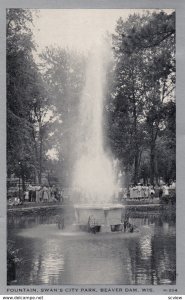 BEAVER DAM , Wisconsin , 1947 ; Fountain , Swan's City Park