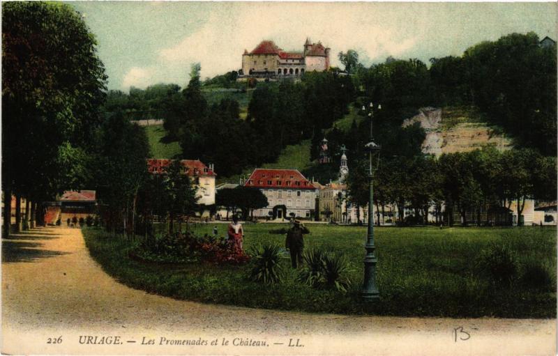 CPA URIAGE - Les Promenades et le Chateau (652718)