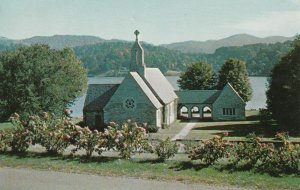 VINTAGE POSTCARD METHODIST CHAPEL ON THE SHORES OF LAKE JUNALUSKA NORTH CAROLINA