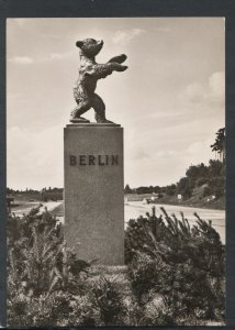 Germany Postcard - Berlin - Closely Behind The Zonal Border    RR6822