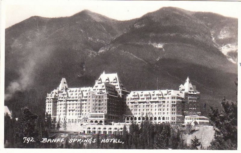 Postcard RPPC Canada Banff Springs Hotel