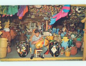 Unused Pre-1980 MAN PAINTS POTTERY POT Country Of Mexico hn2913