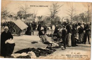 CPA AK Toute La Bretagne - BREST - La Foire aux Puces (193386)