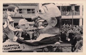 Dusseldorf Carnival Street Parade Breakfast Table Float German 1954 Old Postcard