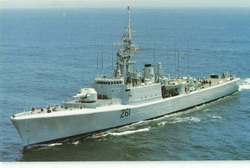 Postcard HMCS Mackenzie DDE-261 