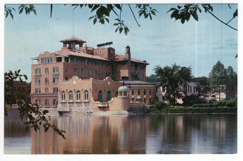 St. Charles, ILL, Hotel Baker