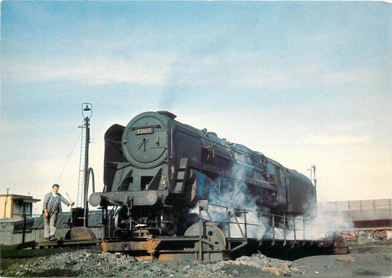 Trains Railway topic postcard BR Standard 9F 2-10-0 locomotive at Birkenhead