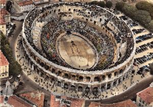 BR5991 vue aerienne sur les Arenes un jour de Corrida Nimes    france