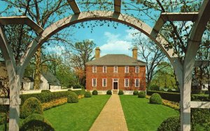 Williamsburg Virginia VA, George Wythe House, Garden View, Vintage Postcard