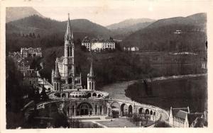 BR37841 la basilique vue du chateau fort Lourdes france