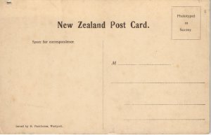 PC NEW ZEALAND, CAPE FOULWIND LIGHTHOUSE, Vintage Postcard (B41522)