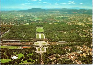 postcard Vienna - Schönbrunn Palace -  aerial view towards the south