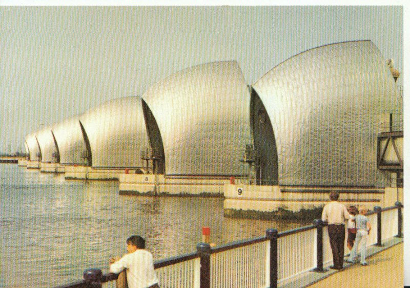 London Postcard - Thames Barrier - Woolwich Reach - Ref 19138A