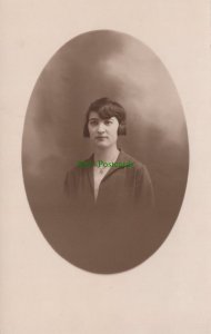 Ancestors Postcard - Portrait of a French Lady SW3201