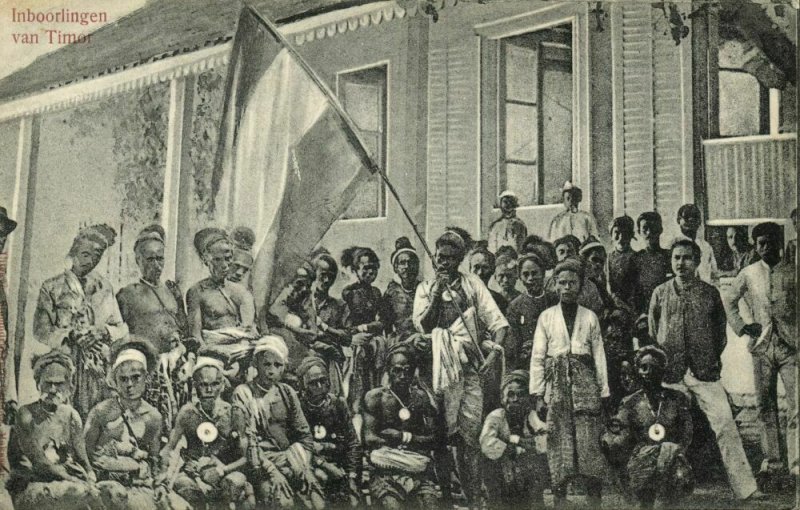 indonesia, TIMOR, Lesser Sunda, Group of Natives with Dutch Flag (1913) Postcard