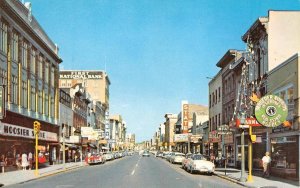 Main Street Scene RICHMOND, INDIANA Wayne County c1950s Chrome Vintage Postcard