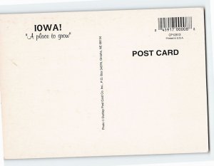 Postcard A place to grow, Iowa