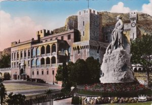 MOnaco LePalais du Prince et le Monument Commemoratif