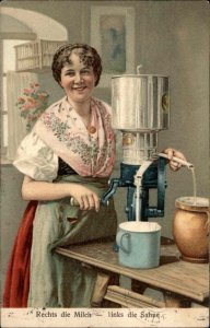 Pretty Women Kitchen Cream Separator Rechts die Milch c1910 Postcard