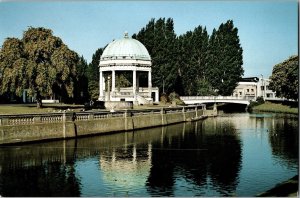 Edmond's Band Rotunda and Avon River, Christchurch New Zealand Postcard CF8