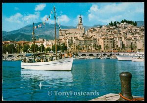 Menton - Le Sylco sortant du Port