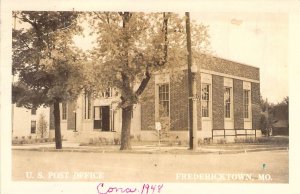 RPPC, US Post Office, Fredericktown, MO, Message, Old Post Card