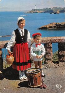 BF2328 groupe basque chelitztarrak types folklore costumes biarritz france