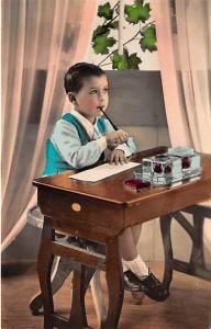 Young boy at a desk Vera Fotografia Child, People Photo Unused 
