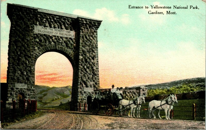 VTG Postcard Yellowstone National Park Montana MT Lava Arch Entrance Gateway UNP